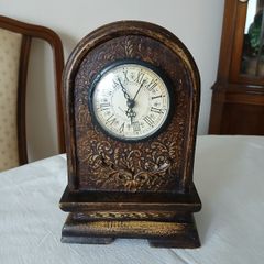 Antique style clock