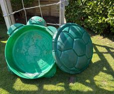 kids sand pit & sand bags