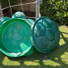 kids sand pit & sand bags