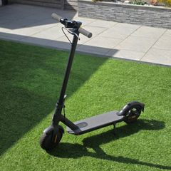 Xiaomi Mi Electric Scooter Essential 500W - Only 72KMs + 4 Charge Cycles