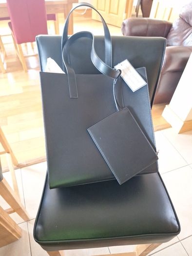 bag Lennon and Courtney . New