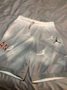 Boy Nike Jordan shorts age 13/15