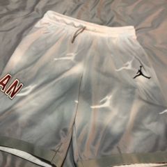 Boy Nike Jordan shorts age 13/15