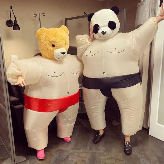 Inflatable Sumo Wrestler Suit Costume for Adult Blow up Halloween Costume Party Fat Suit Fancy Families Member Game Costume