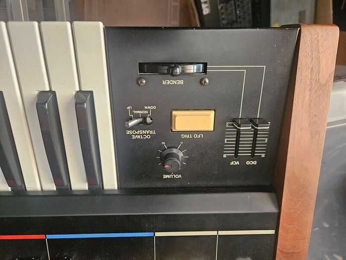 Roland Juno 60
