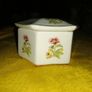 Porcelain tinker box Image 7