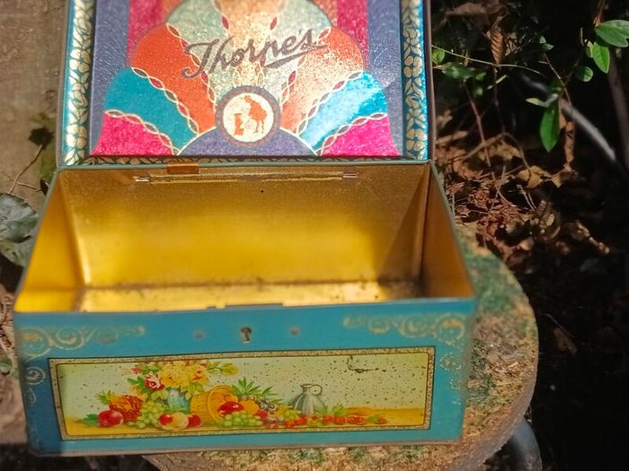 Vintage Thorne'sToffee Tin