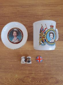 Queen Elizabeth Vintage Items