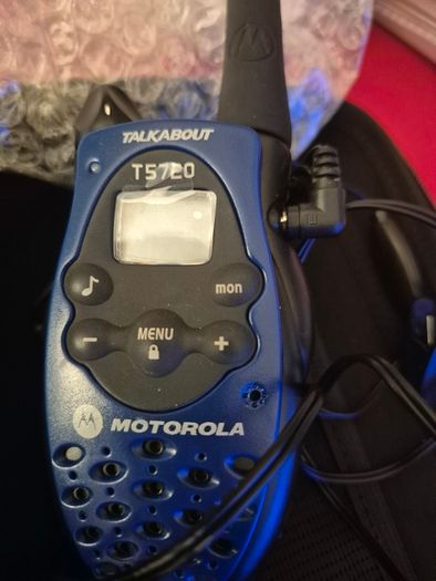 Motorola T5720 FM Walkie Talkie 2 Way Radio