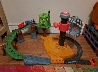 thomas and friends, safari tiger adventure motorised engine