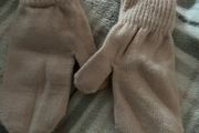 Child's new gloves 18/14 mths