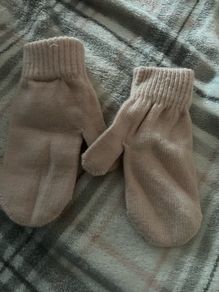Child's new gloves 18/14 mths