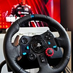 Logitech G29 Driving Force Racing Wheel for PlayStation and PC + Playseat Challenge