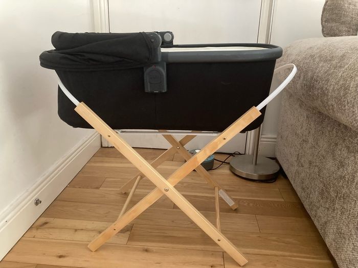 moses basket stand