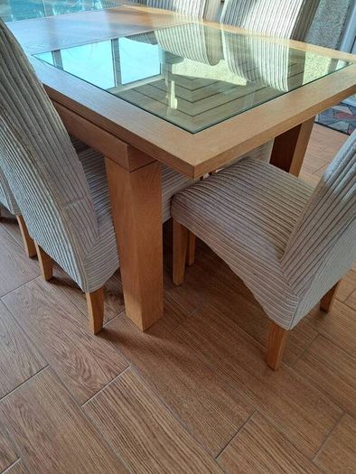 Wills & Gambier oak extending table and 8 chairs.