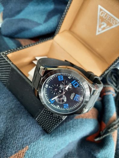 New Guess steel watch in Box