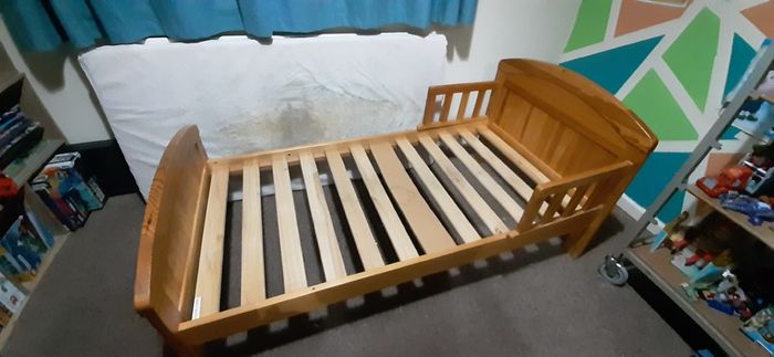 Solid Pine, Toddler bed