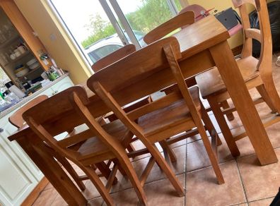 Table and 6 Chairs