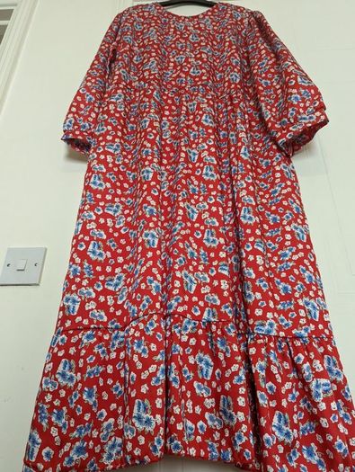 Perfect for Summer. Stunning full length Boohoo dress