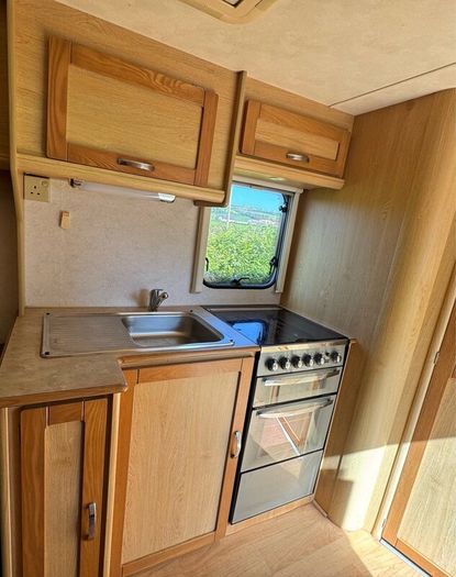 Elddis Avant caravan
