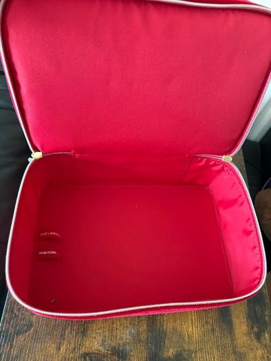 Estee Lauder Red Velvet Bow-Tie Train Case New