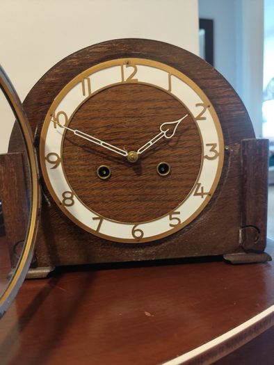 Winding clock