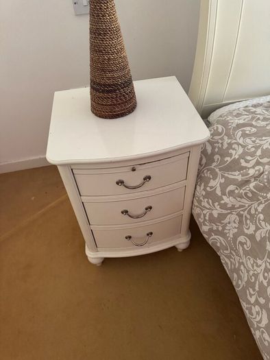 Kingsize Bed - Lockers - Mattress - From Casseys