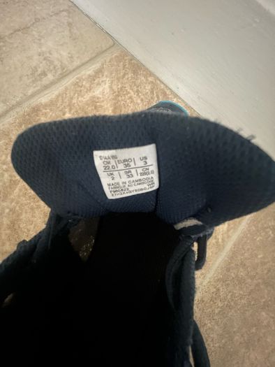 boys running shoes