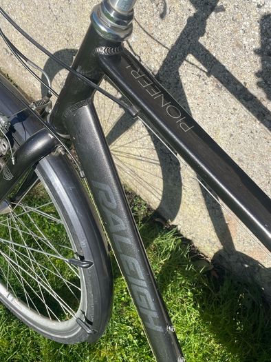 Rayleigh pioneer 1 dark grey bike