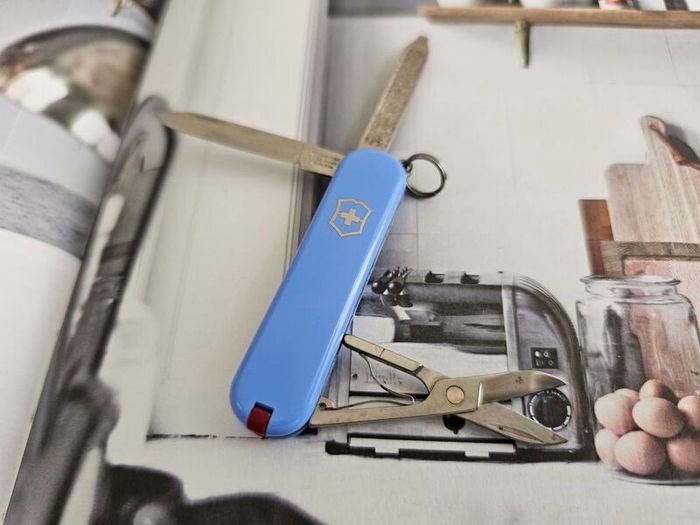 Victorinox Classic Sd 58mm Swiss Army Knife Keychain tool