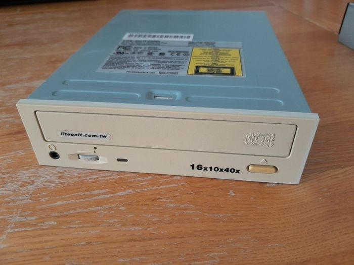 Lite-on It Corp CD-RW Drive 16x10x40x Computer