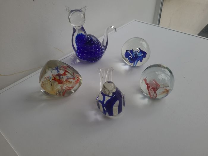 Stylish Vintage Paperweights x 5