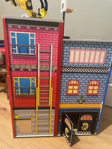 KidKraft Everyday Heroes wooden play set Police and Fire Station Excellent Condition