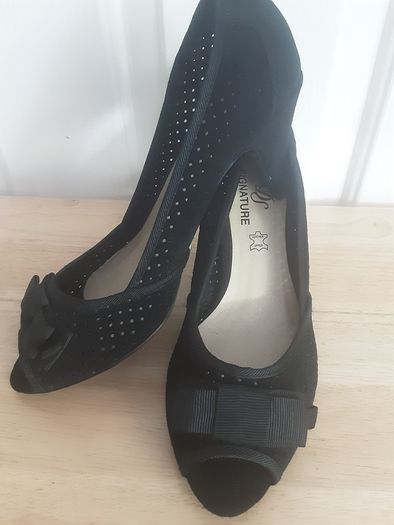 Shoes .. Size: 5 UK ..38 EU .. Signature  from Dunnes Stores now only 24.00euro