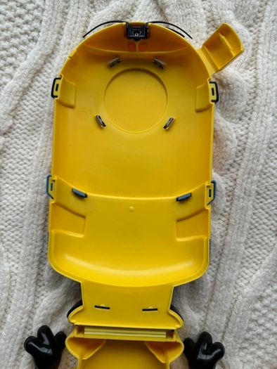 Despicable Me Minions Case  Stuart Used Please look at the pictures Used PLease look at the pictures
