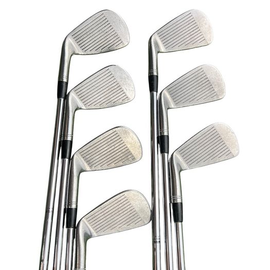 Titleist 735.CM Irons / 4-Pw / Dynamic Gold S300 Stiff