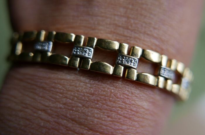 Vintage Gold Plated Bracelet (no hallmarked)