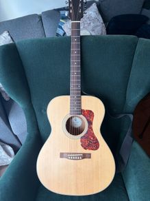 Guild OM 240E Electro Acoustic plus Hard Case Excellent Condition