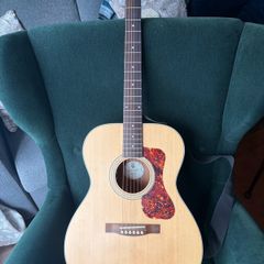 Guild OM 240E Electro Acoustic plus Hard Case Excellent Condition