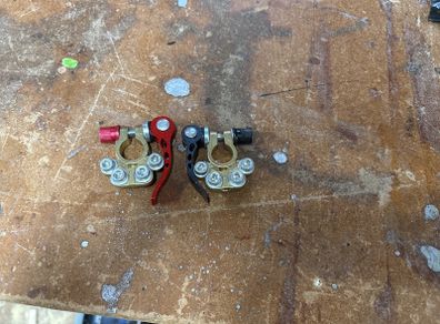Camper Battery Terminals