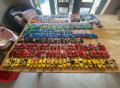 Mainly hotwheels 273 cars total.