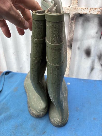 Size 10 steel toe wellingtons