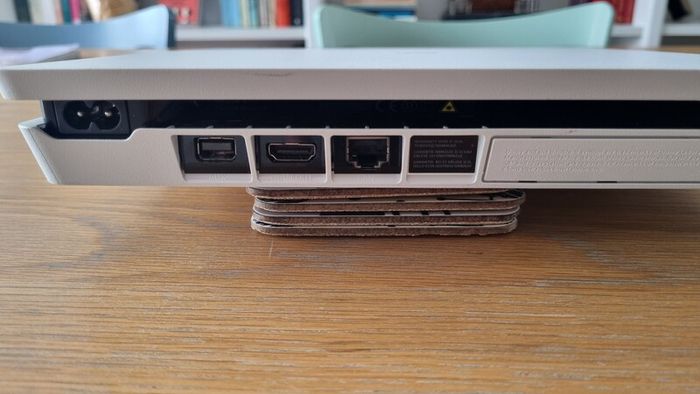 Playstation 4 Slim White