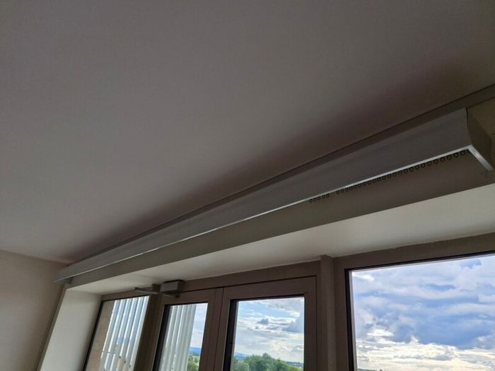 Curtain pelmet box