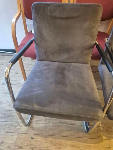 5 Matching chairs