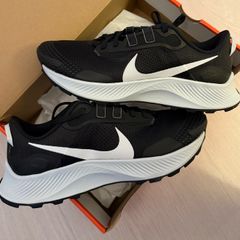 Black/White Nike Pegasus Trail 3