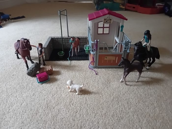 Schleich Washstation & Stall