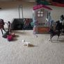 Schleich Washstation & Stall Image 2