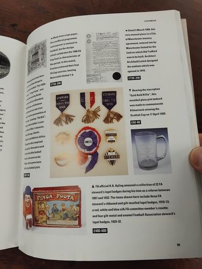Hamlyn Guide to Football Collectables