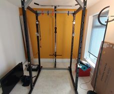 Power Rack + Lat pulldown